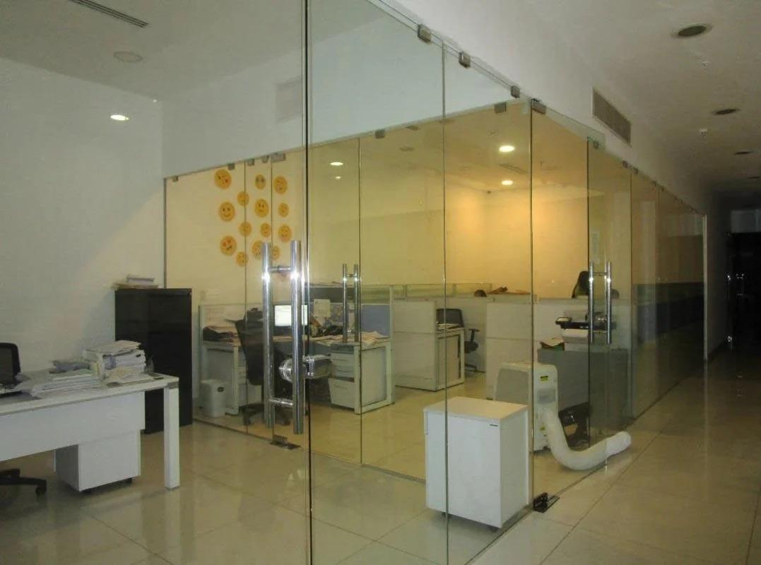com-00005702-06.jpg