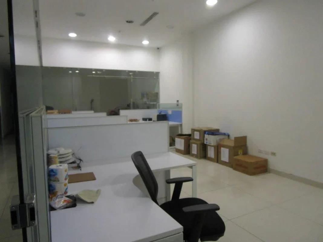 com-00005702-07.jpg
