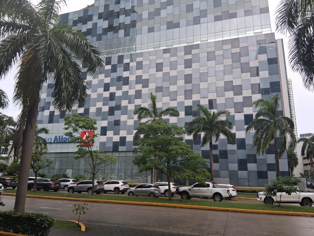 com-00005f0f-02.jpg
