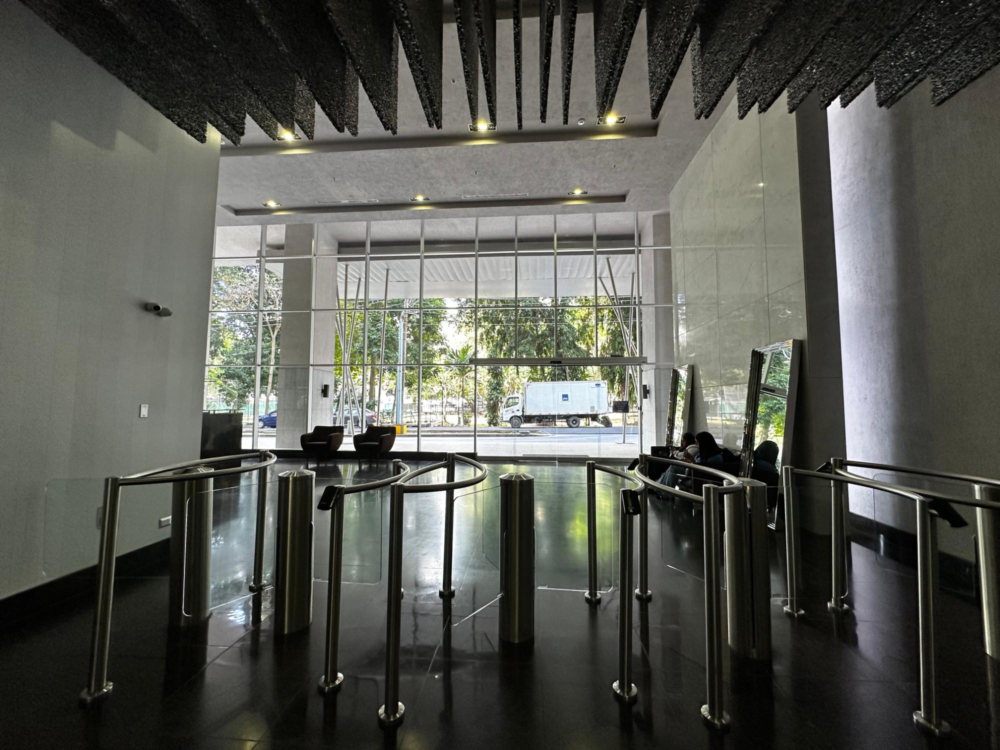 com-00005ff2-03.jpg
