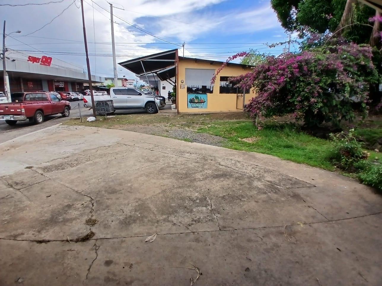 com-0000630c-04.jpg
