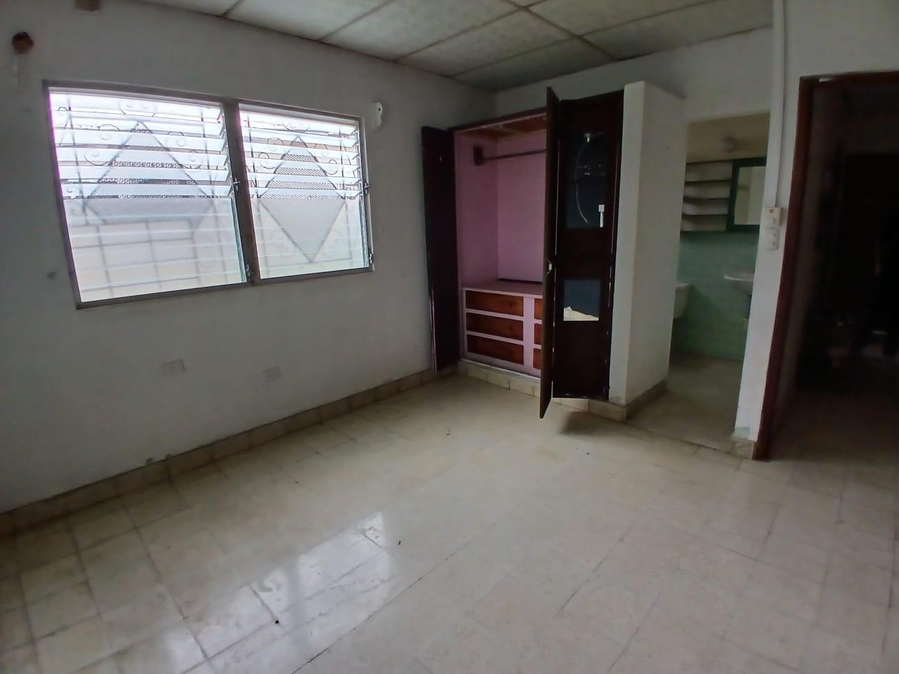 com-0000630c-05.jpg