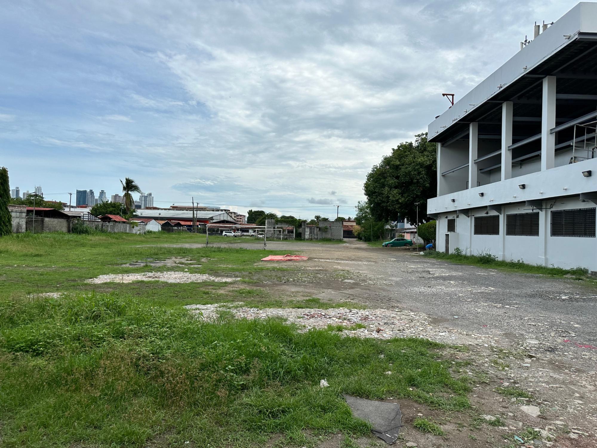 com-0000638b-06.jpg