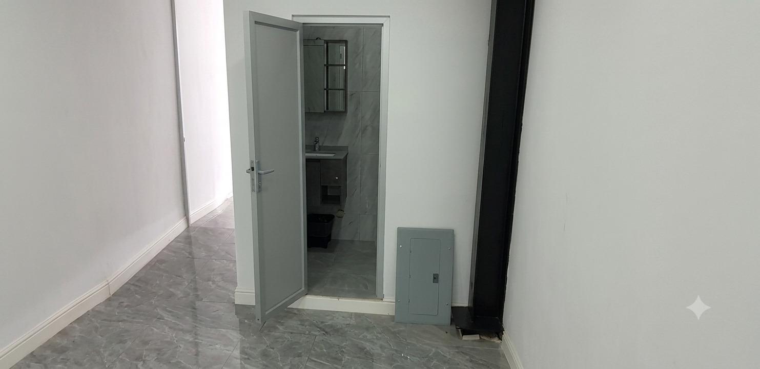 com-000063b5-04.jpg
