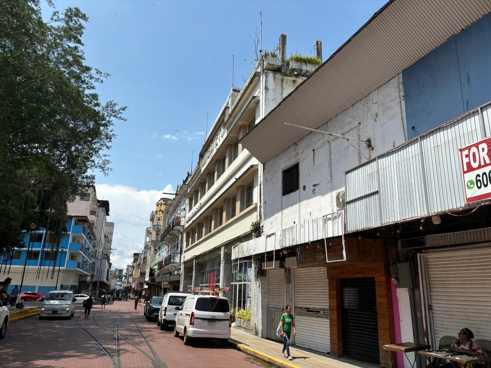 com-000063d1-05.jpg