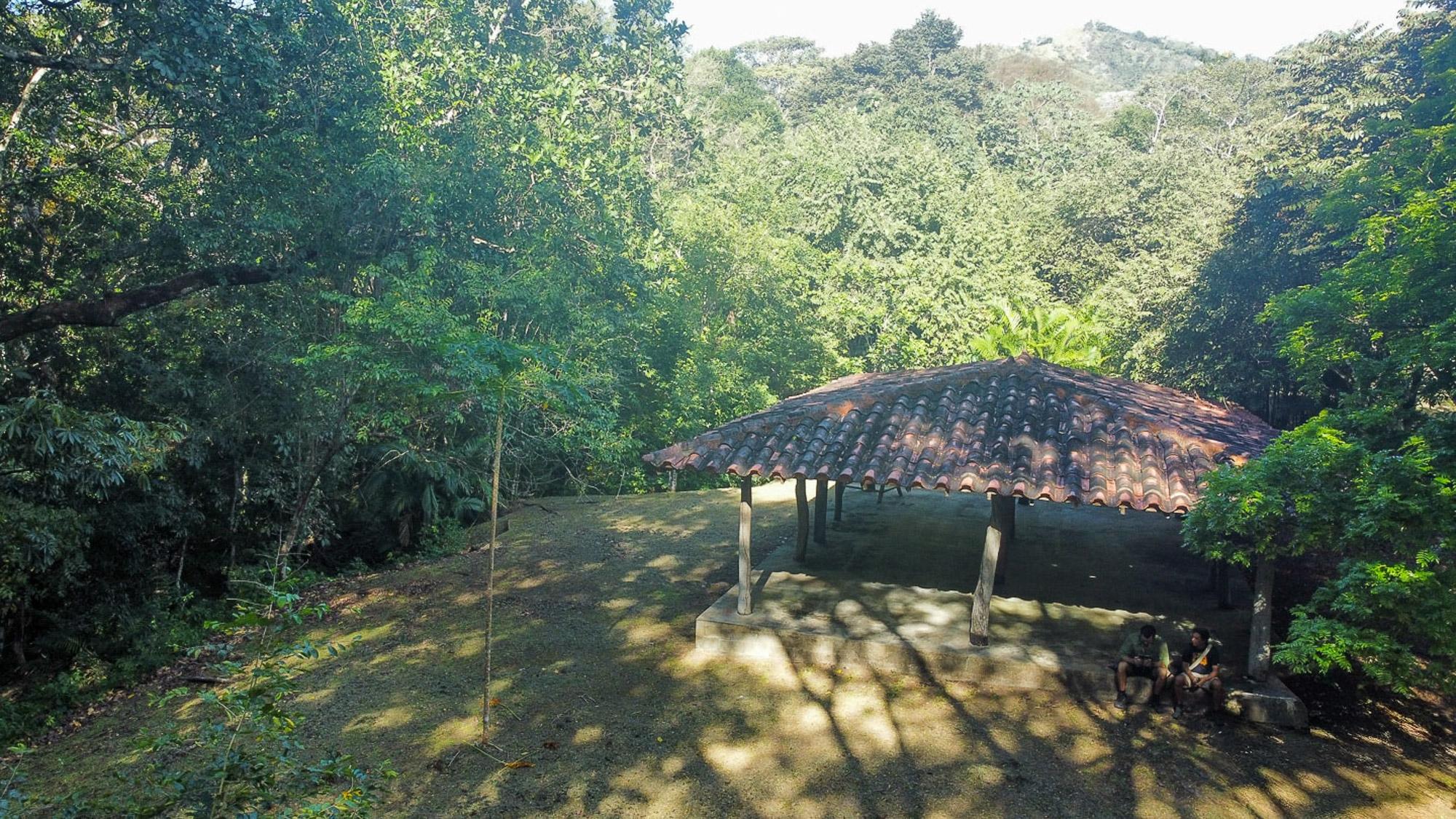 res-00004a8a-06.jpg