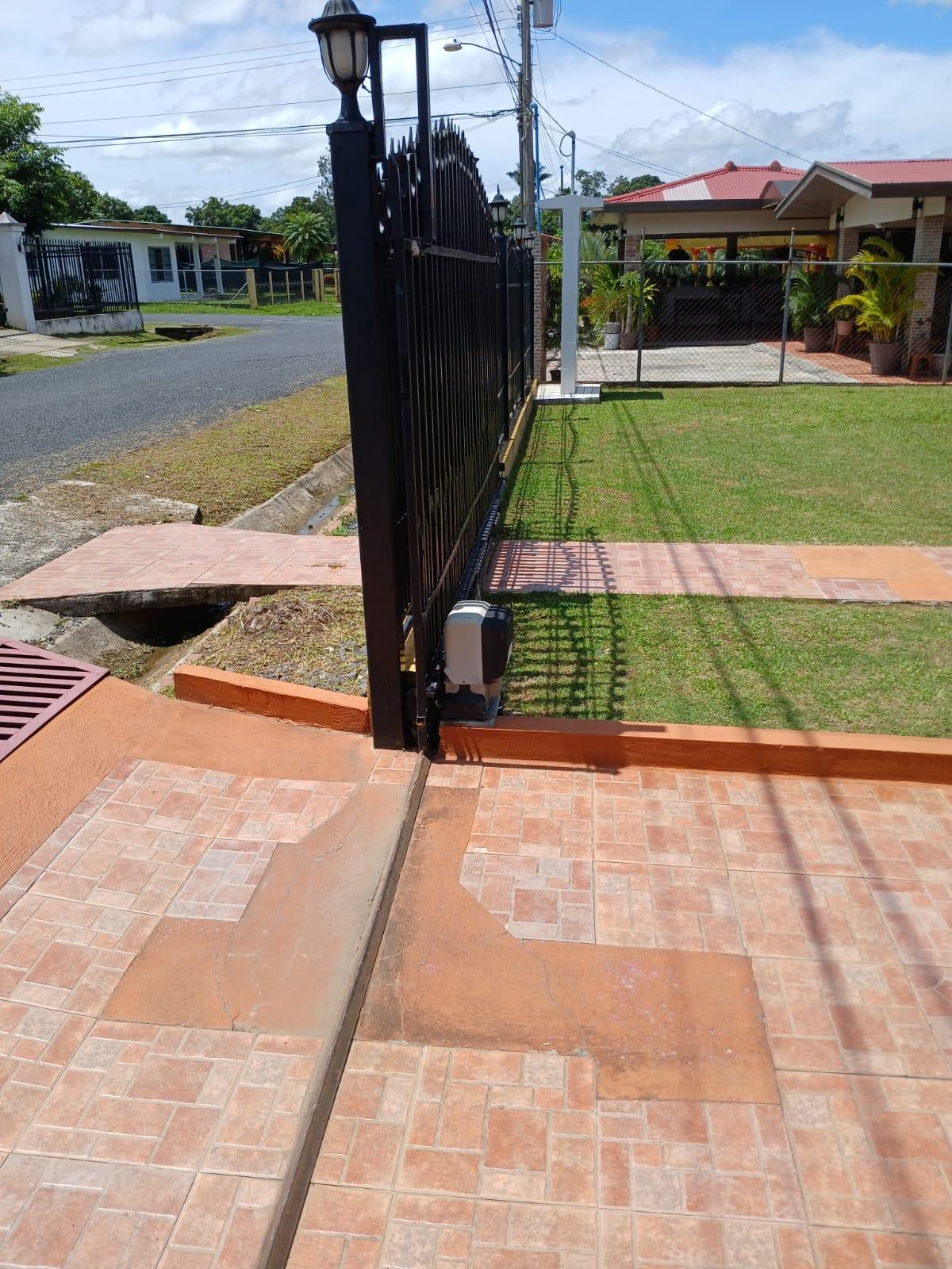 res-00005b6d-04.jpg