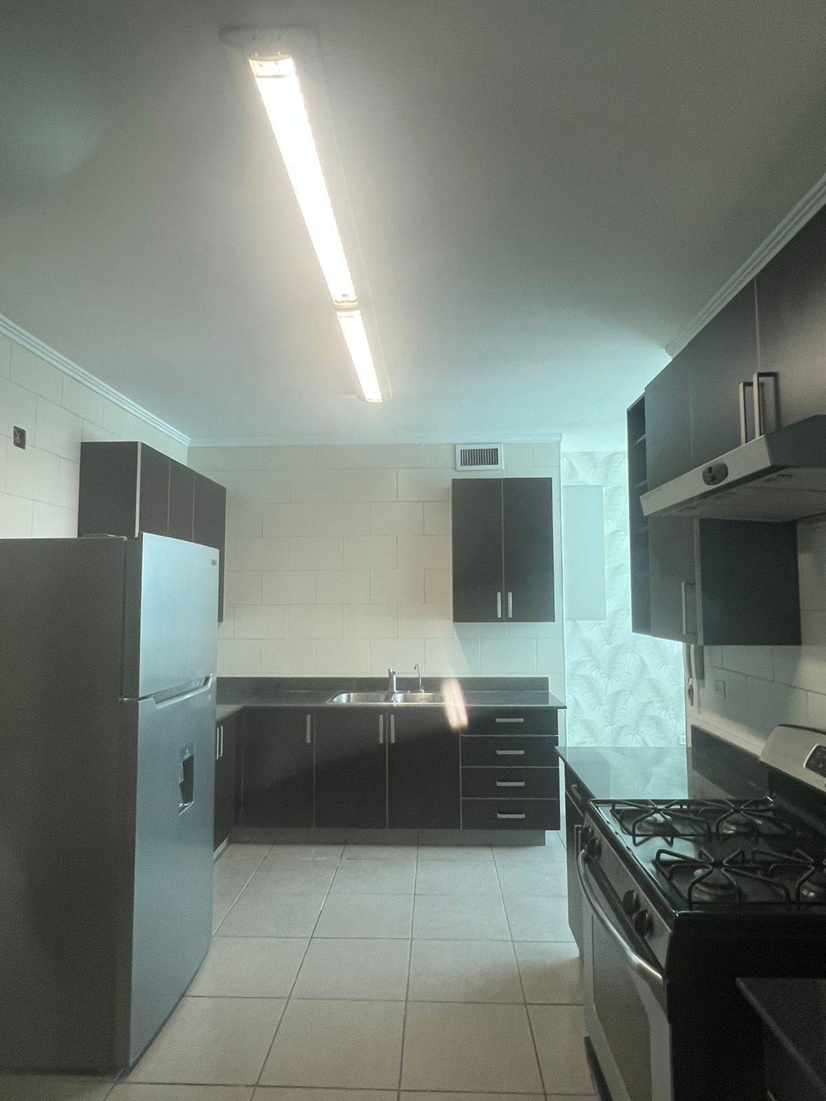 res-00006048-06.jpg