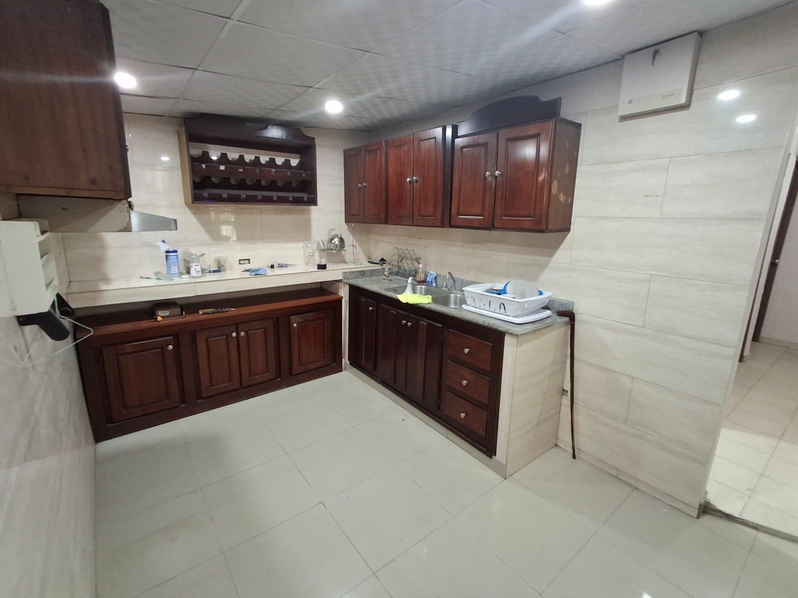 res-00006295-04.jpg