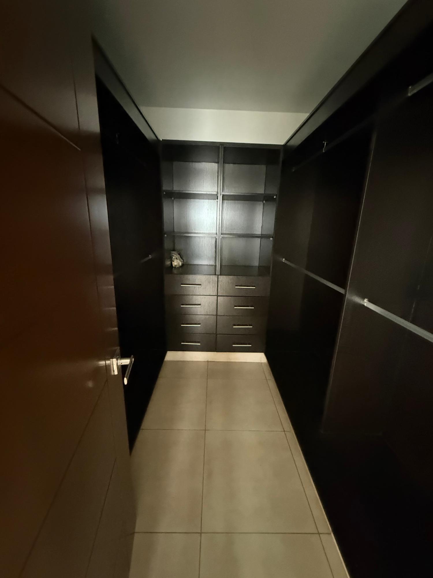 res-00006328-12.jpg