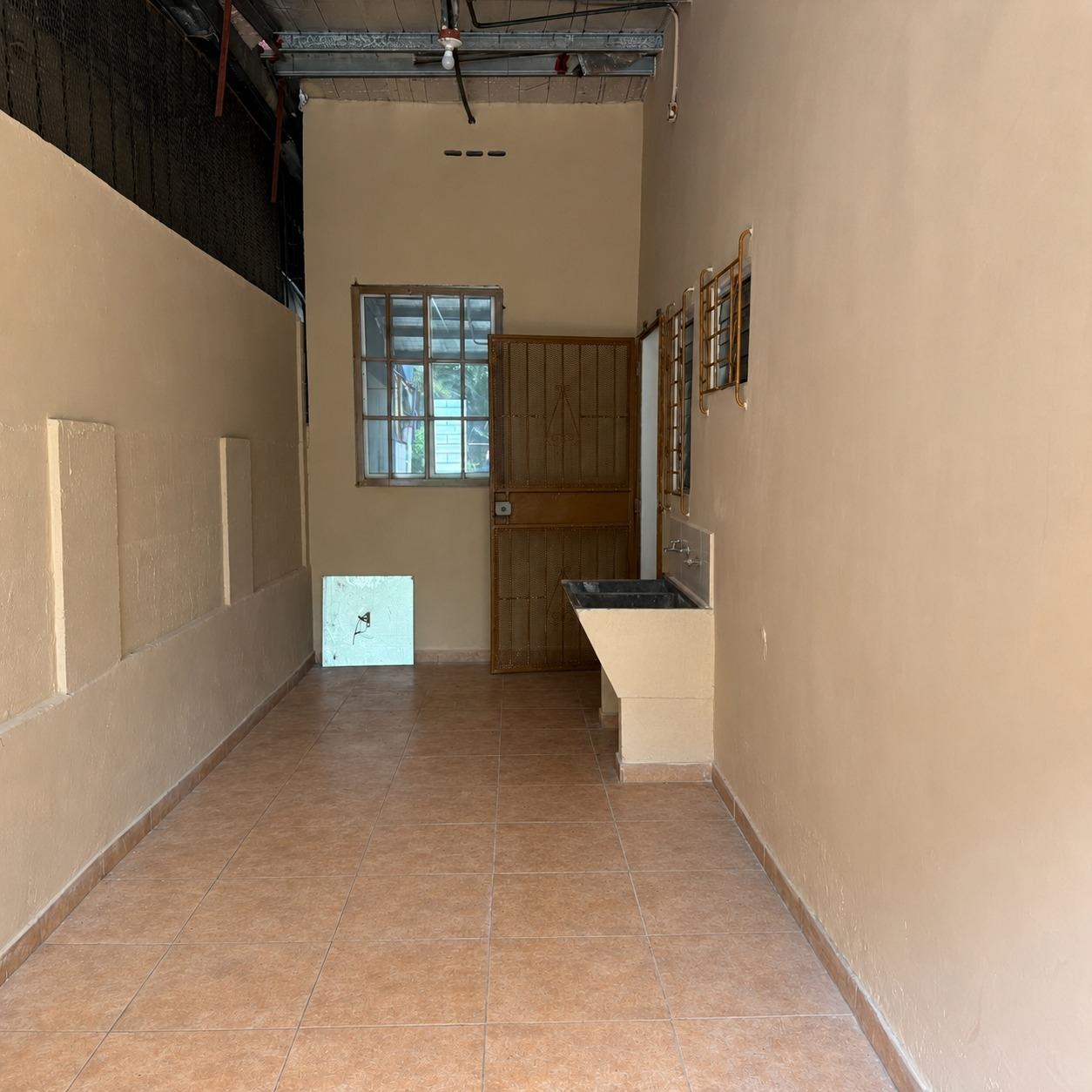 res-0000632f-03.jpg