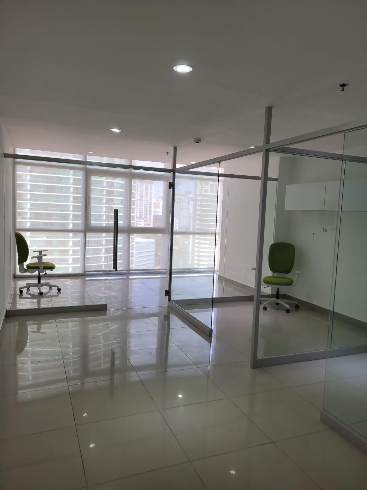 com-00005f61-01.jpg