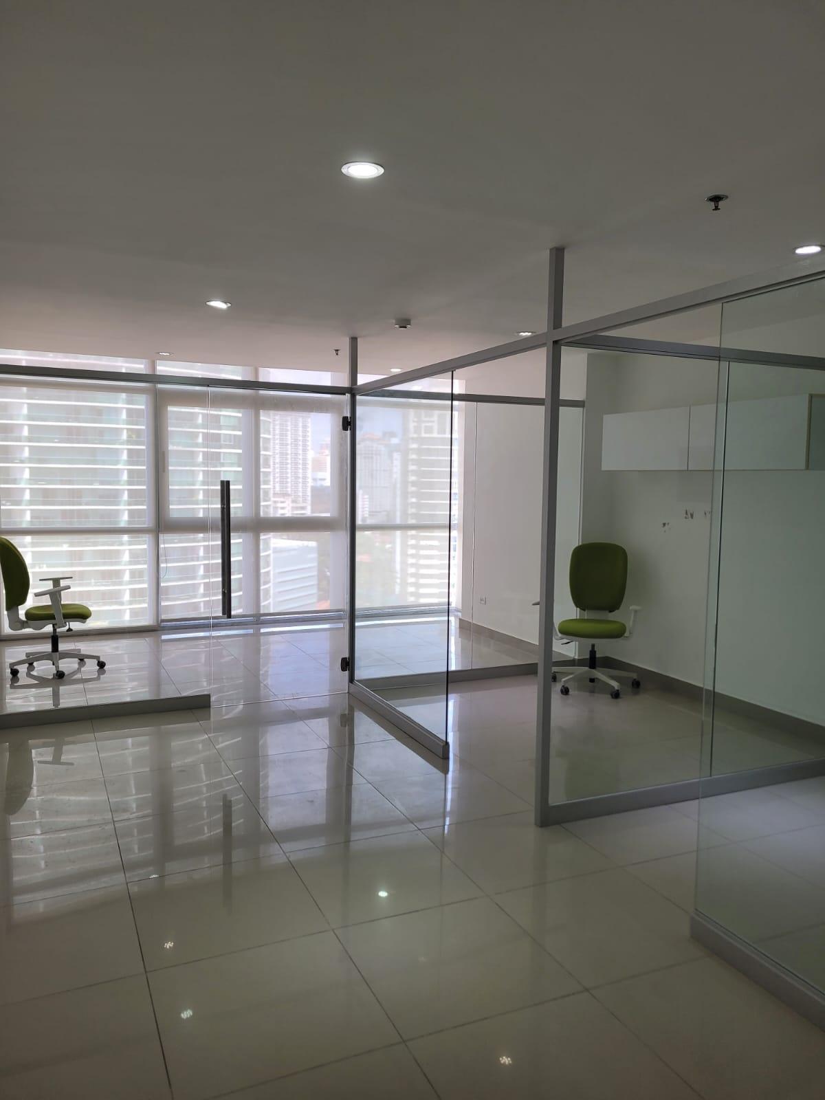 com-00005f61-04.jpg