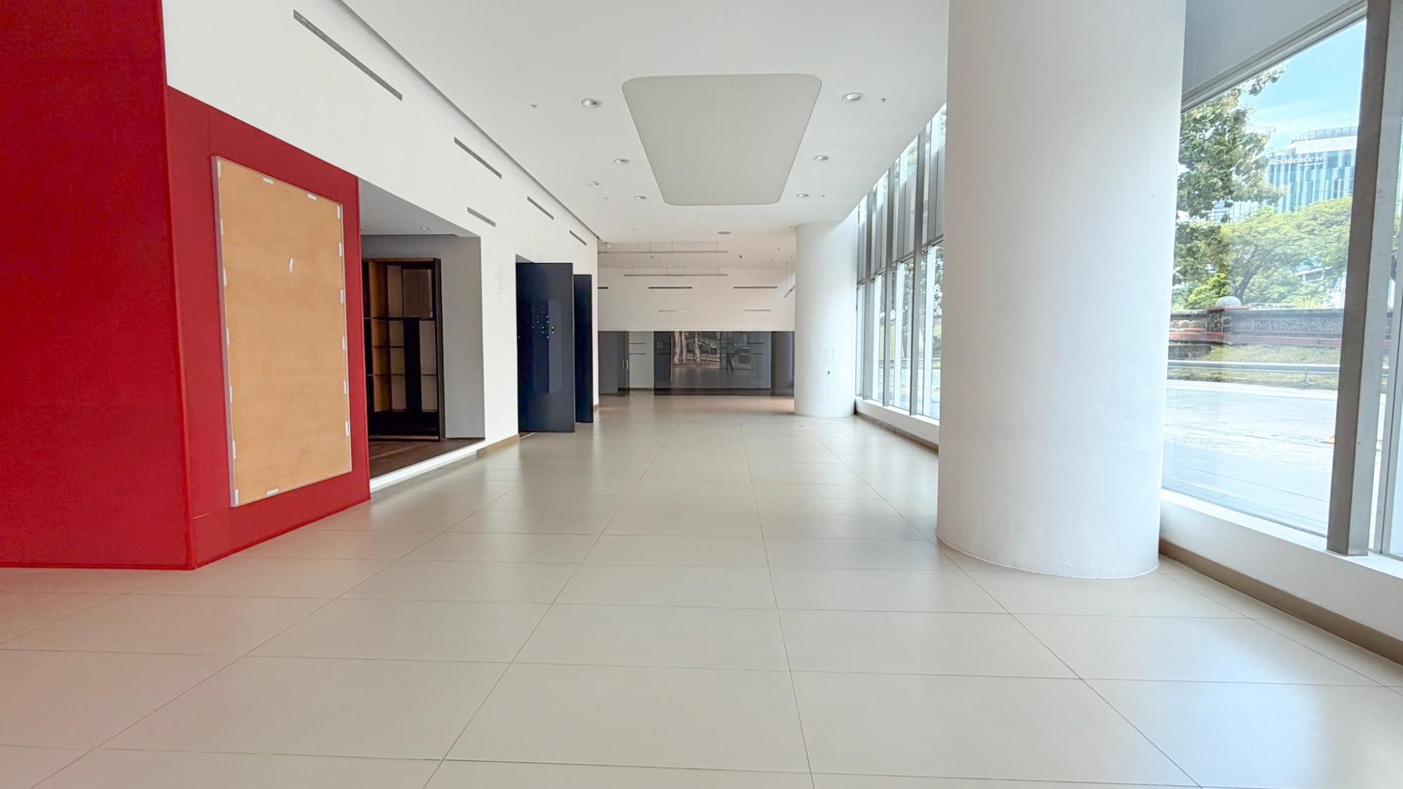 com-0000641f-08.jpg