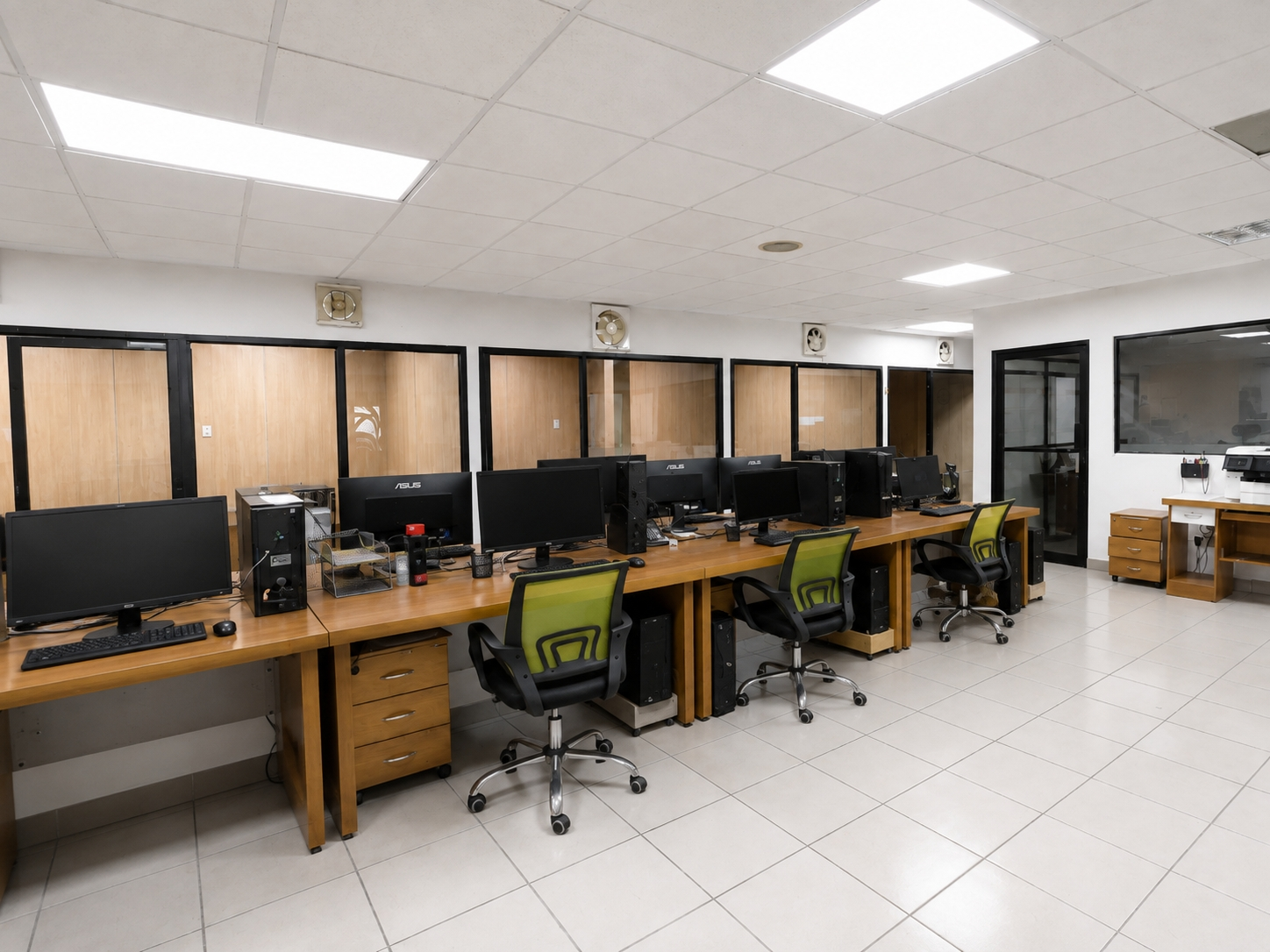 com-00006437-15.jpg