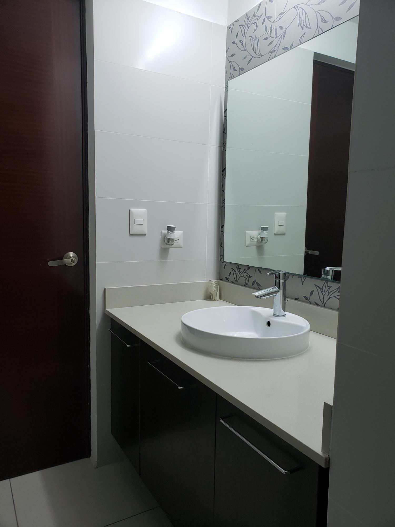 res-00006453-12.jpg