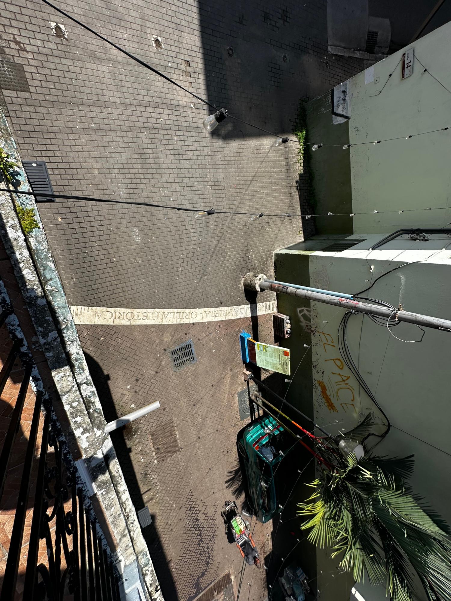 com-0000650d-07.jpg