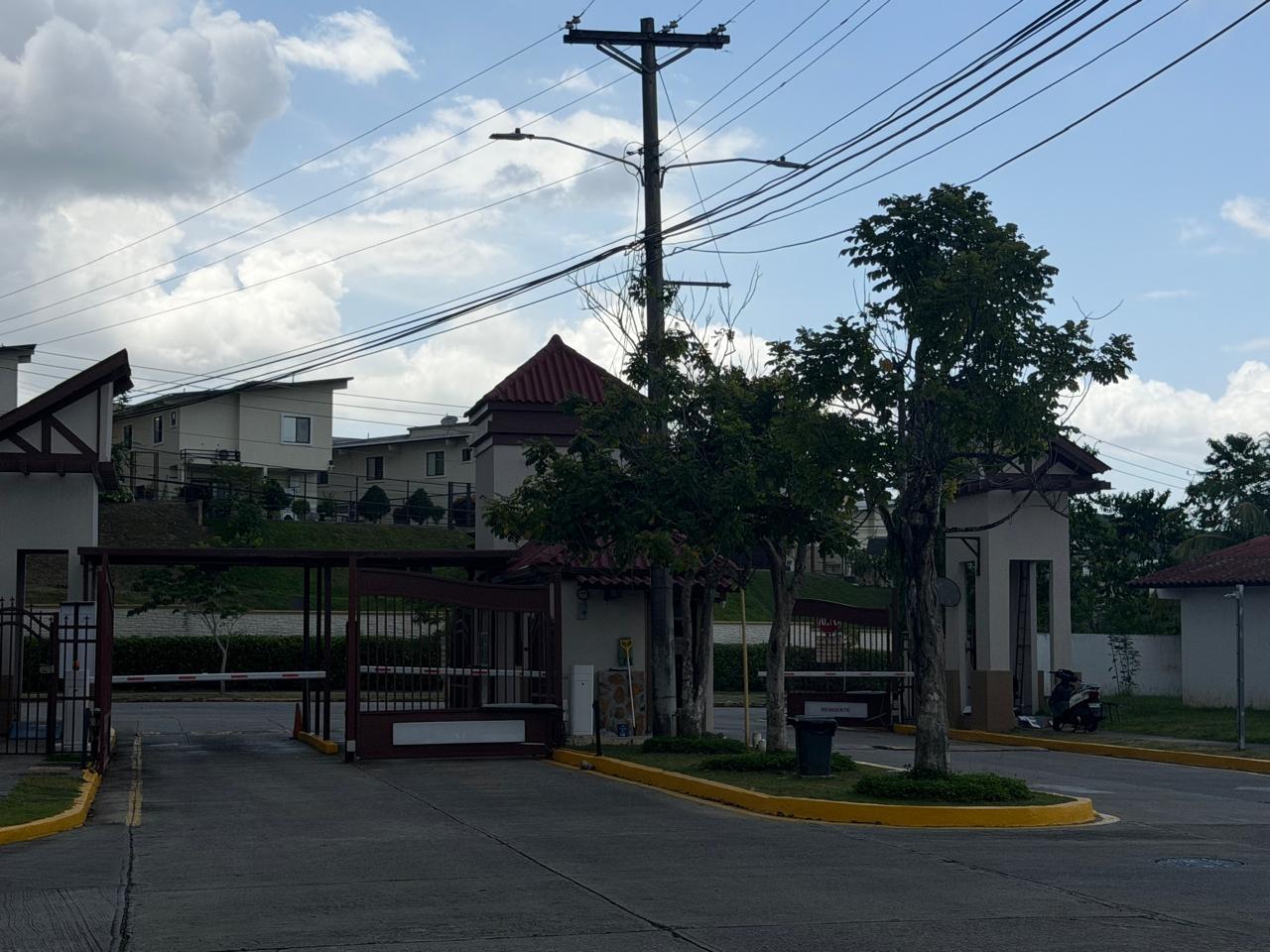 res-00006513-11.jpg