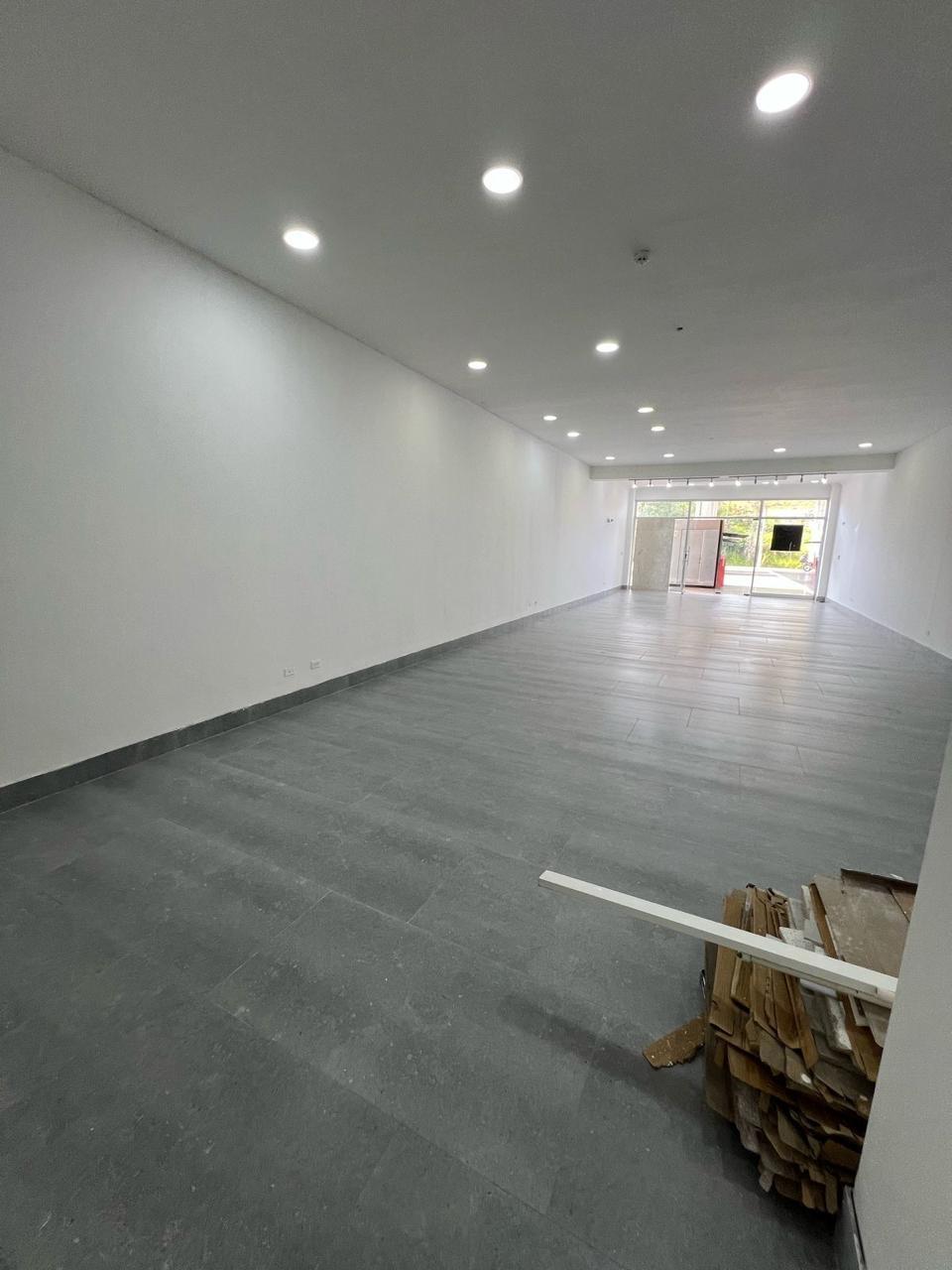 com-00006652-04.jpg