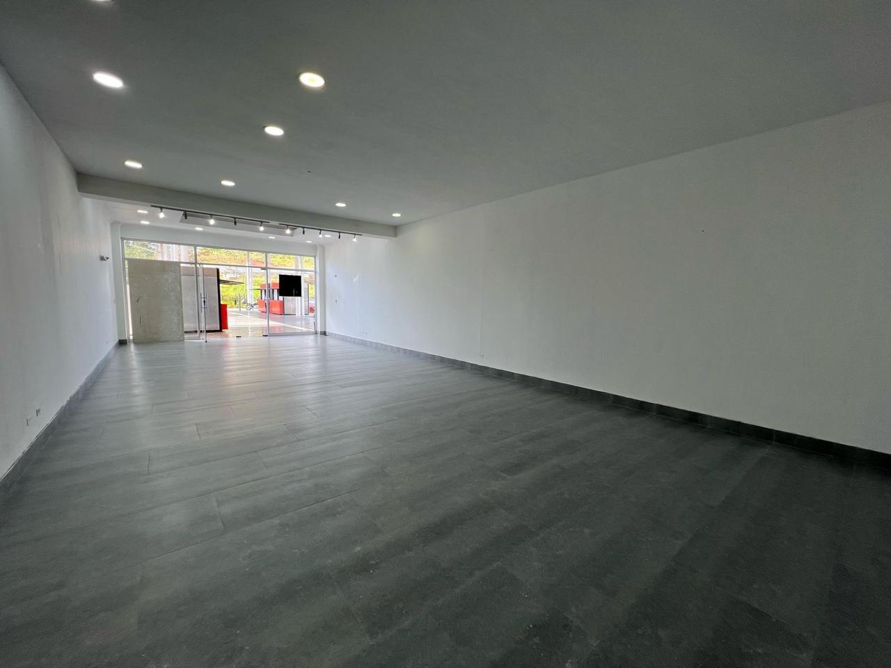 com-00006652-05.jpg